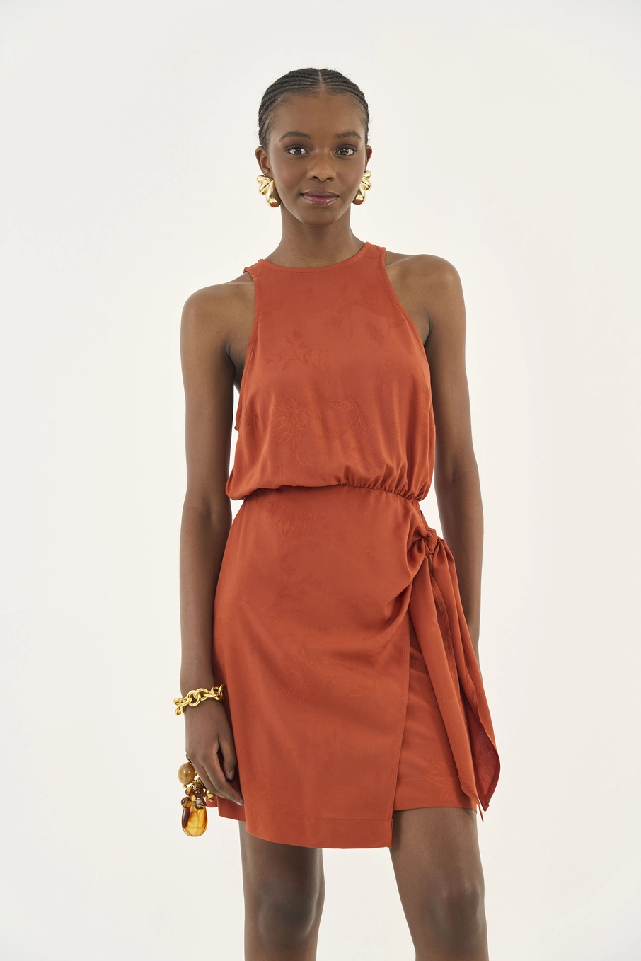 Vestido Fluido Acinturado Com Transpasse Marrom