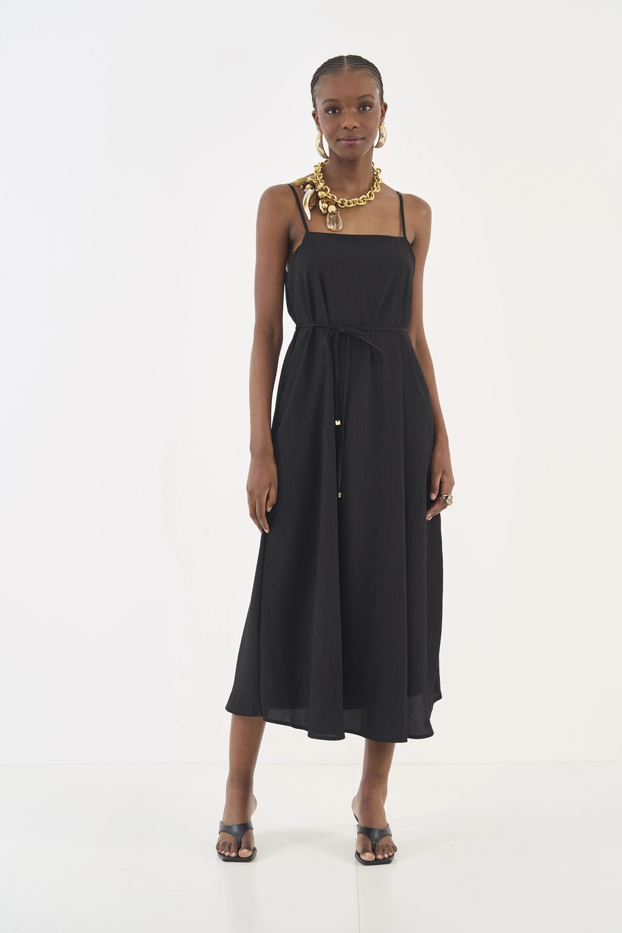 Vestido Midi Solto Com Faixa Para Amarração Preto