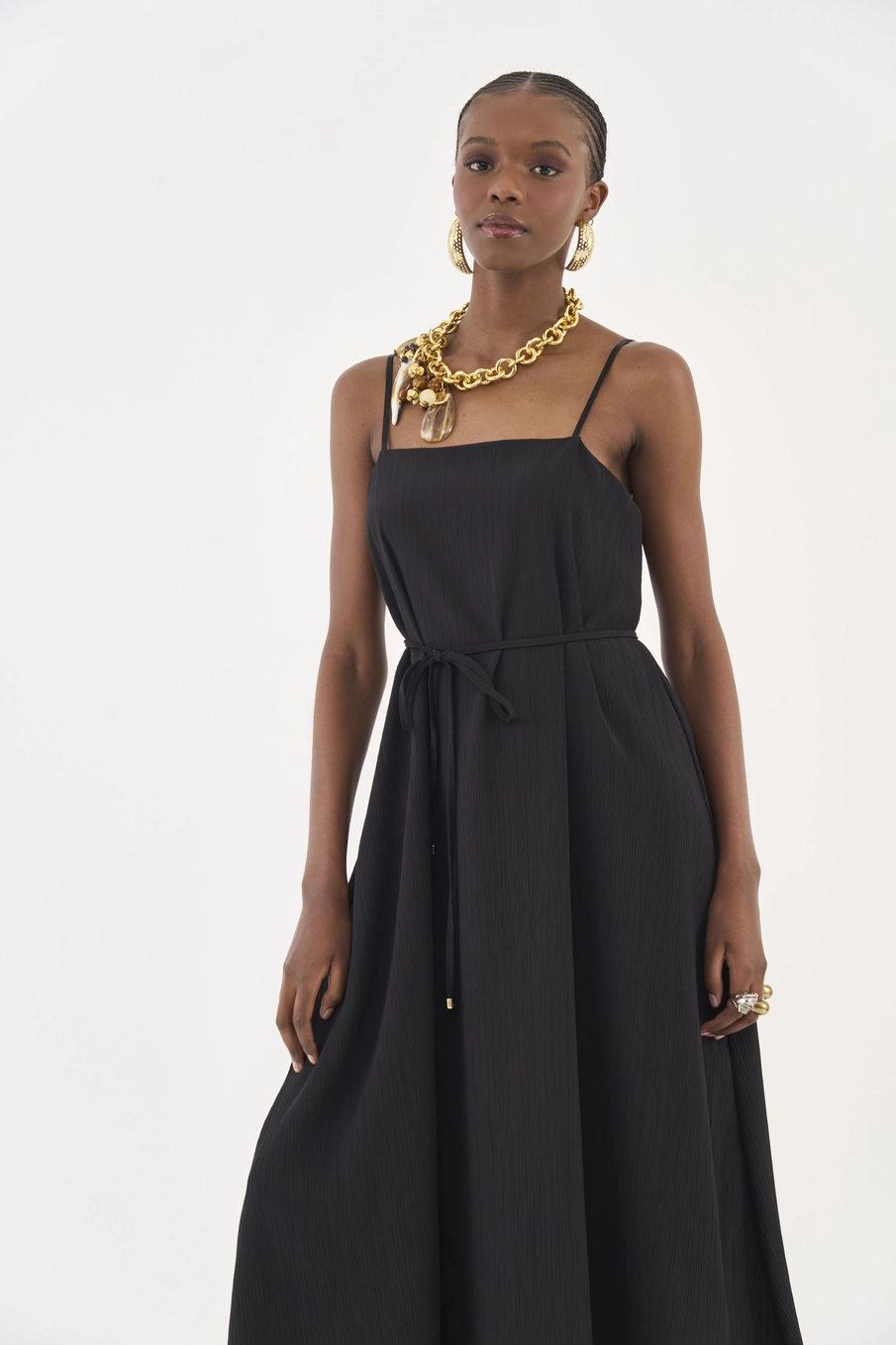 Vestido Midi Solto Com Faixa Para Amarração Preto