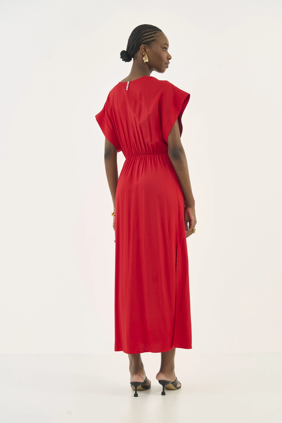 Vestido Midi Acetinado Com Fenda Vermelho
