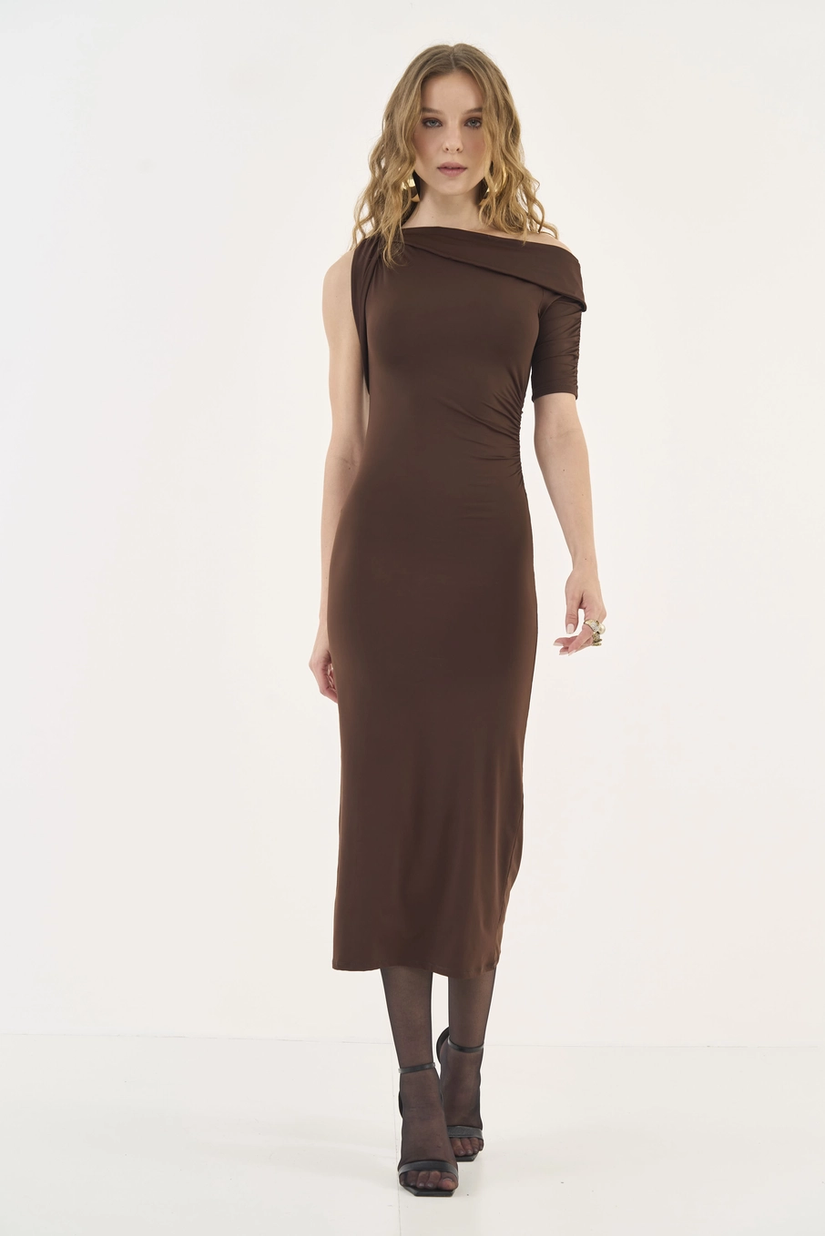 Vestido Midi Slim Assimétrico Marrom