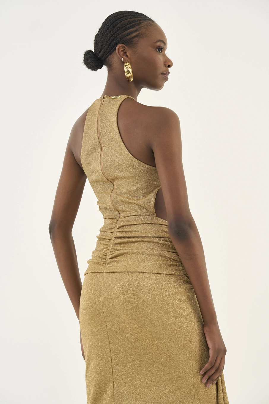 Vestido Metalizado Longo Drapeado Com Torção Dourado