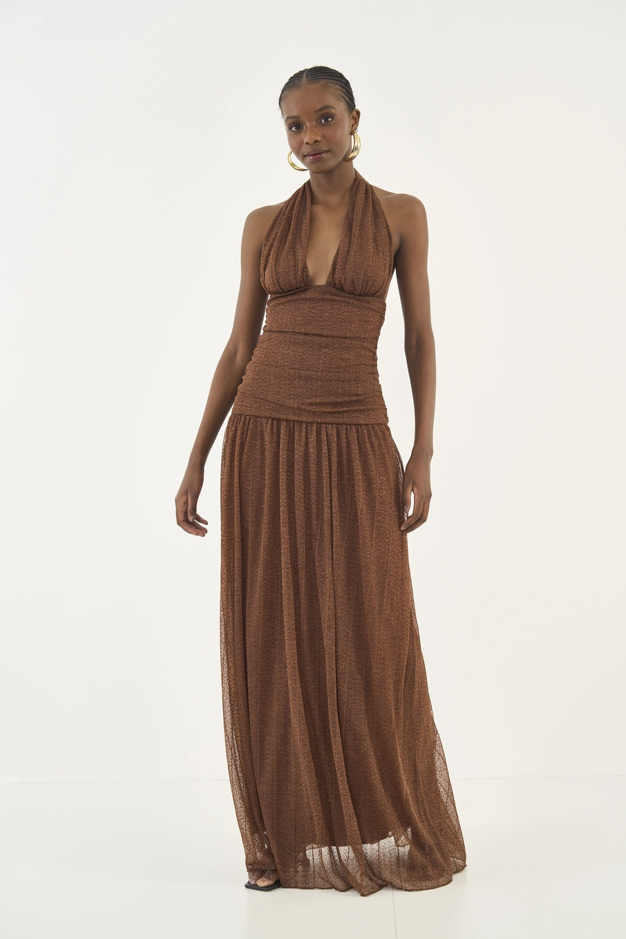 Vestido Longo Acinturado Com Transparência Marrom