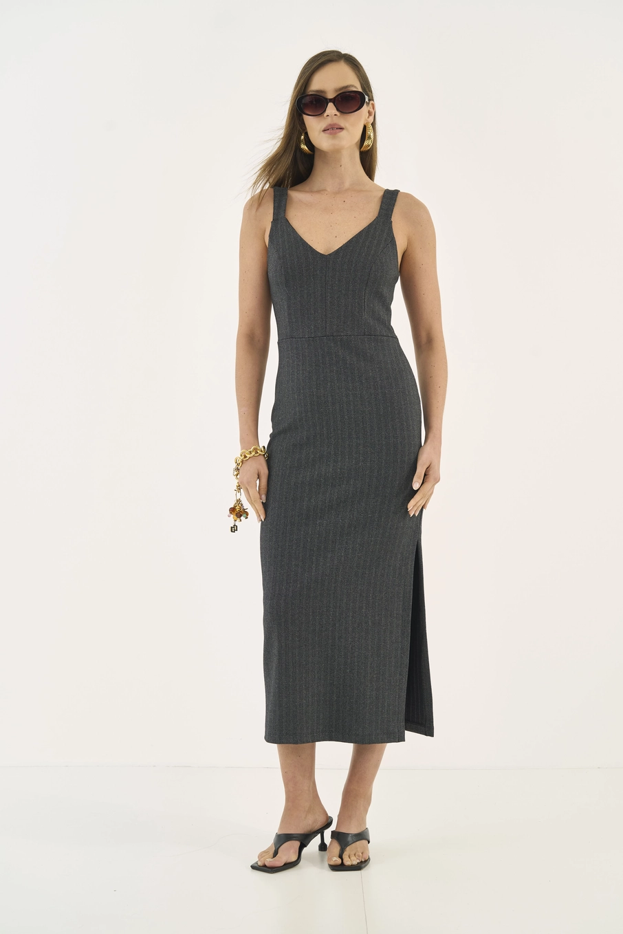 Vestido Midi Justo Com Fenda Cinza