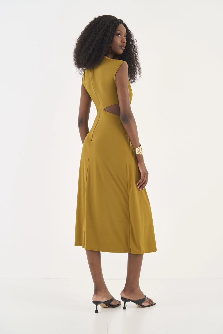Vestido Midi Cut Out Com Detalhe Em Metal Marrom