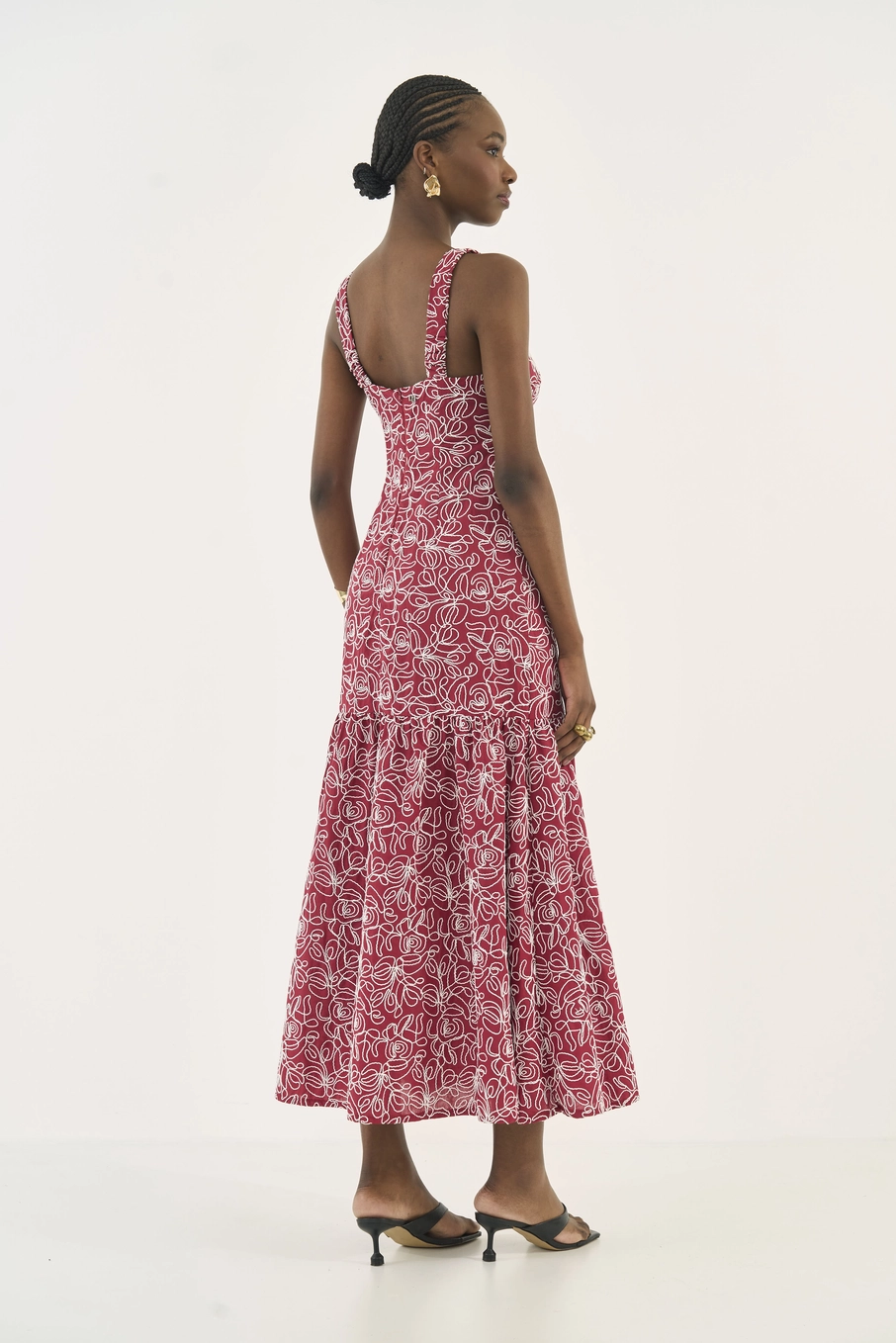 Vestido Slim Bordado Midi Estampados
