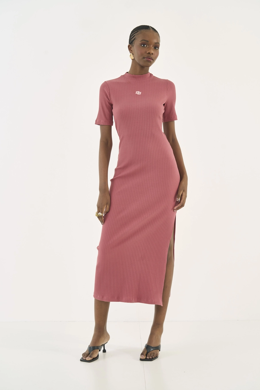 Vestido Midi Canelado Com Fenda Lateral Rosa