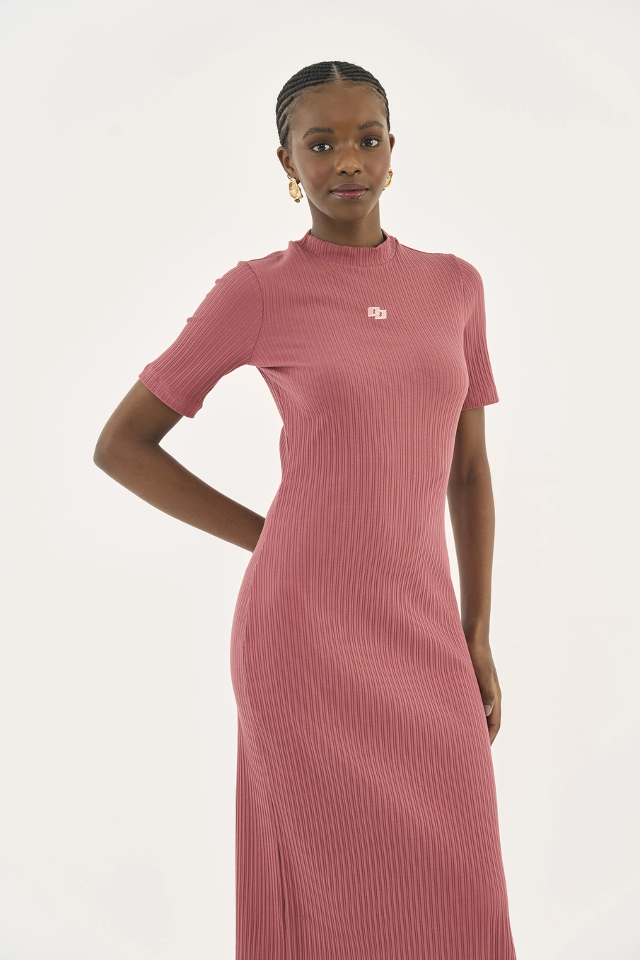 Vestido Midi Canelado Com Fenda Lateral Rosa