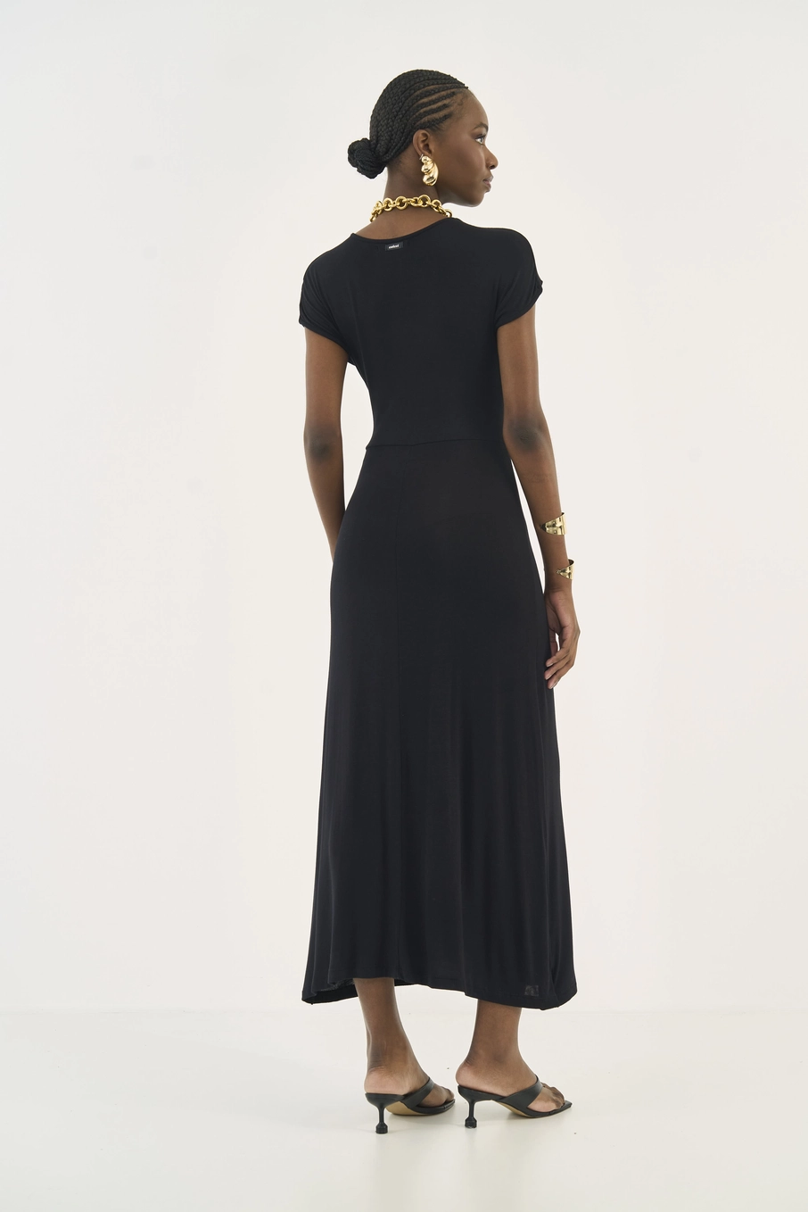 Vestido Comfort Midi Com Drapeado Preto