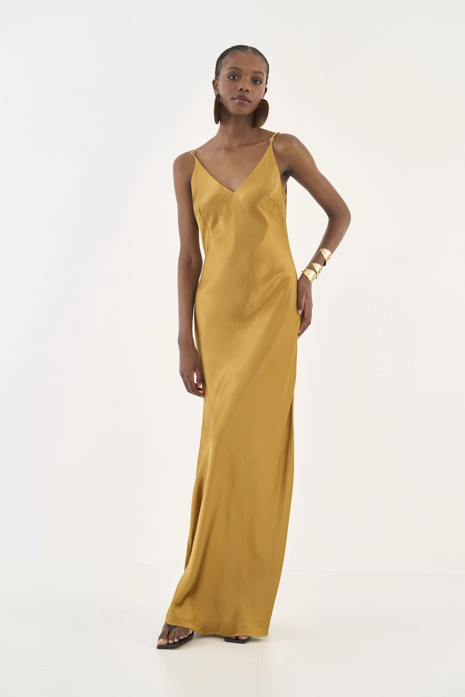 Vestido Longo Acetinado Marrom Ebbela