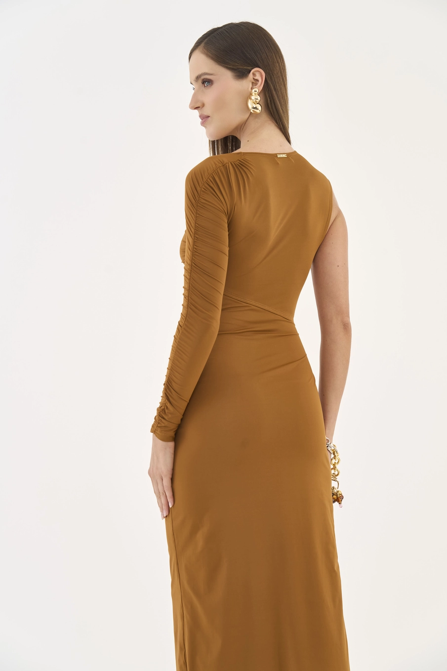 Vestido Slim Assimétrico Cut Out Com Franzido Marrom