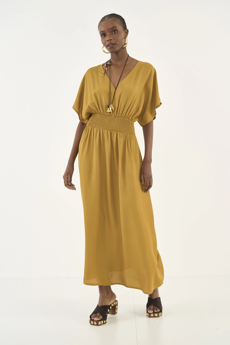 Vestido Midi Fluido Acinturado