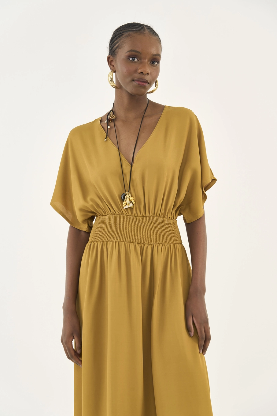 Vestido Midi Fluido Acinturado Marrom Ebbela