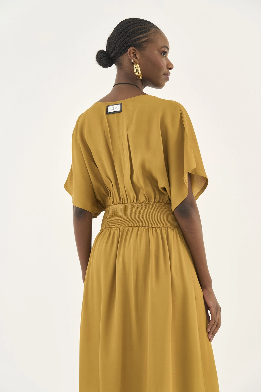 Vestido Midi Fluido Acinturado Marrom Ebbela