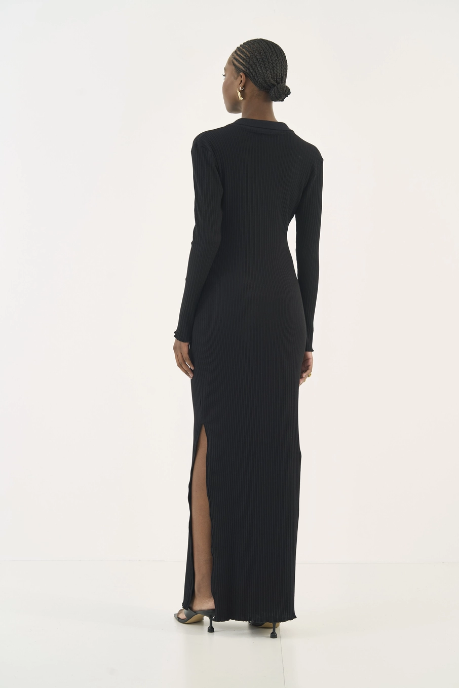Vestido Slim Canelado Longo Manga Longa Com Fenda Preto