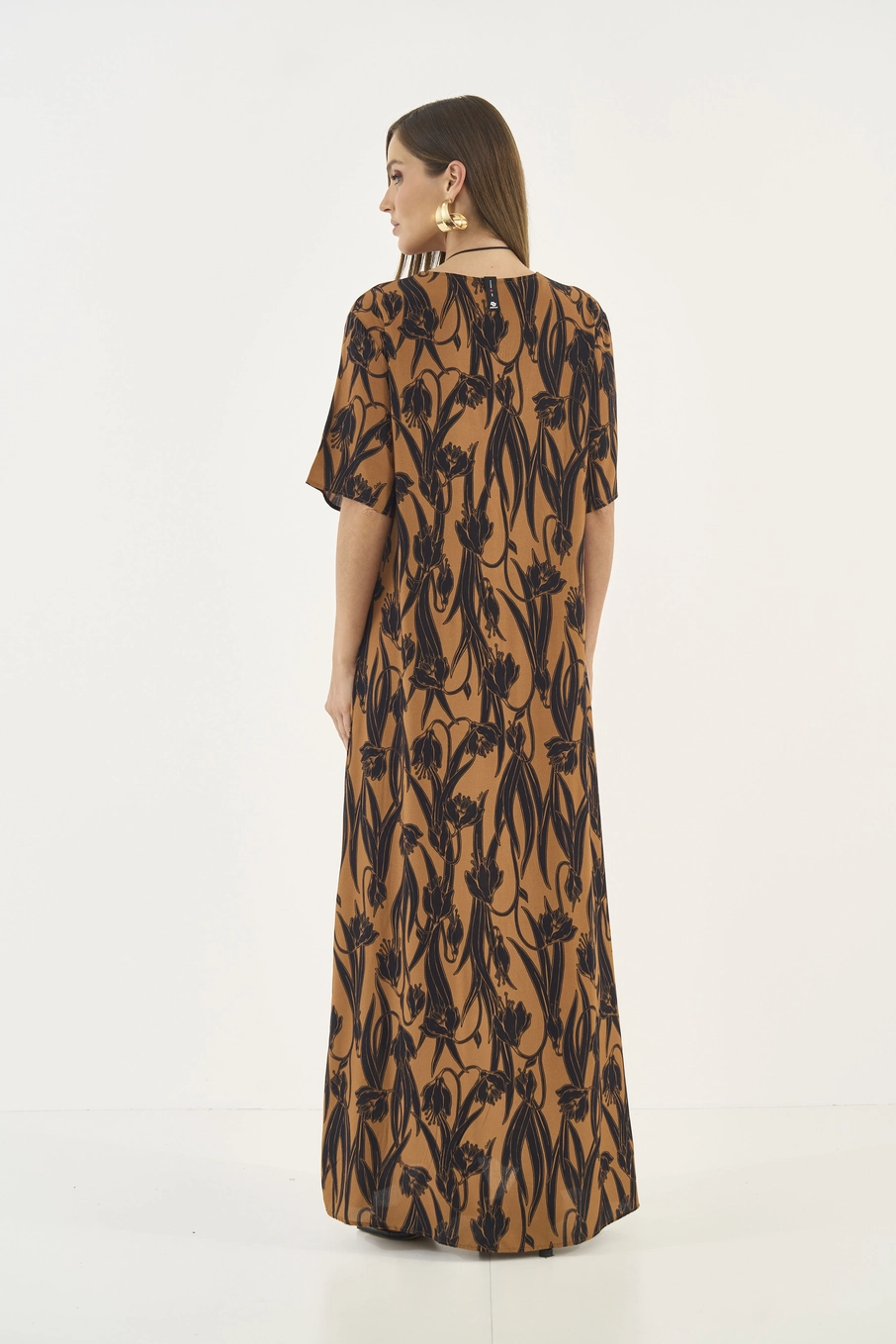 Vestido Longo Estampado Com Fenda Frontal Estampados