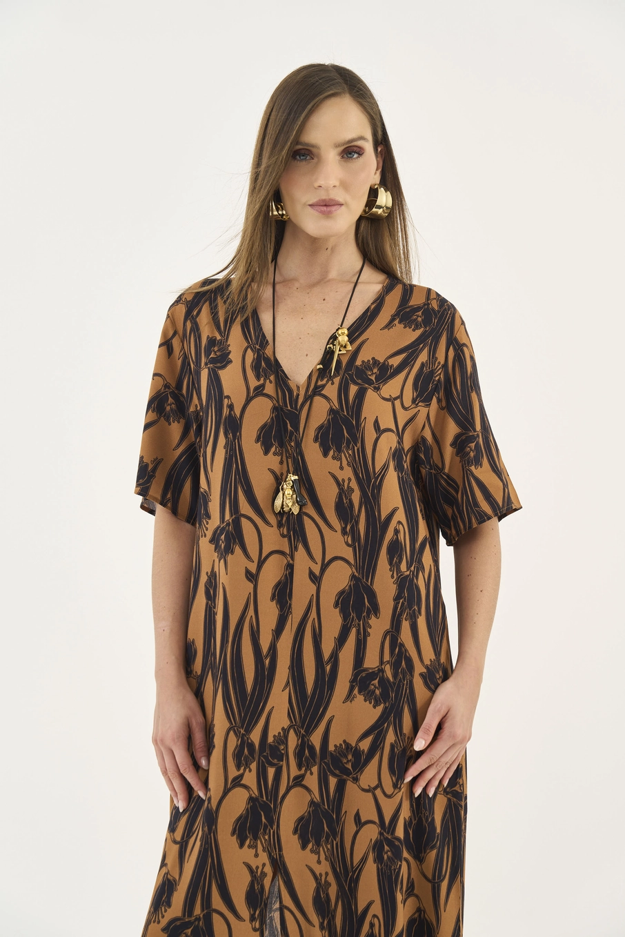 Vestido Longo Estampado Com Fenda Frontal Estampados