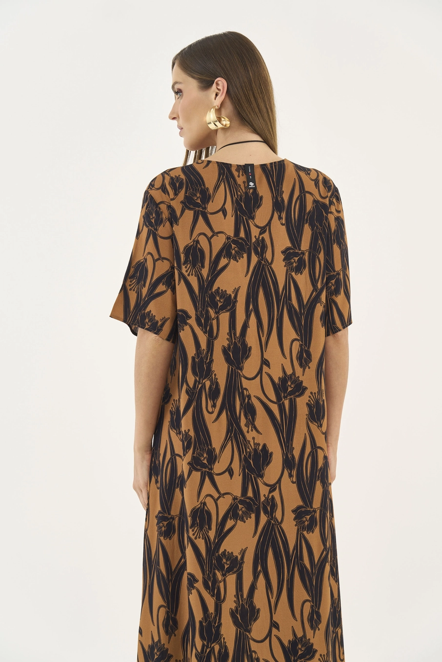 Vestido Longo Estampado Com Fenda Frontal Estampados