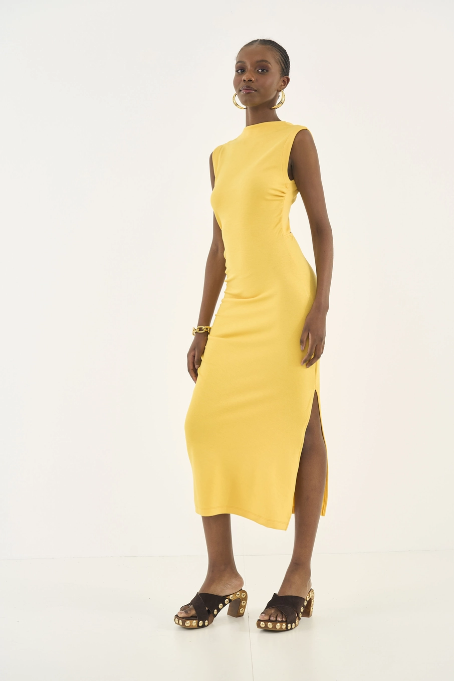 Vestido Midi Slim Com Fenda Amarelo
