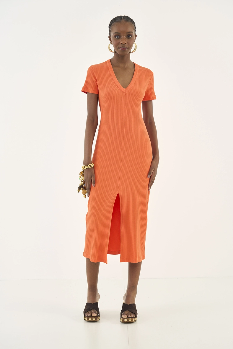 Vestido Midi Canelado Comfy Com Fenda Frontal