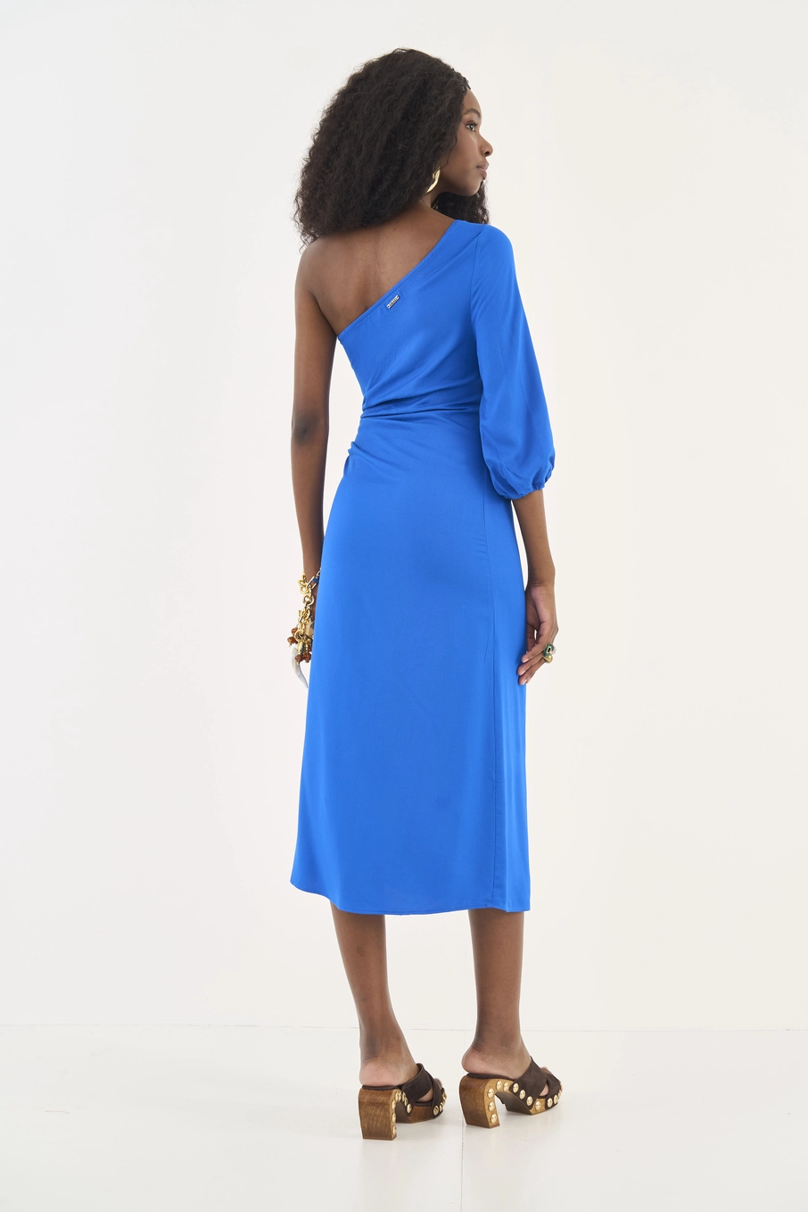Vestido Midi Uma Manga Com Drapeado Azul