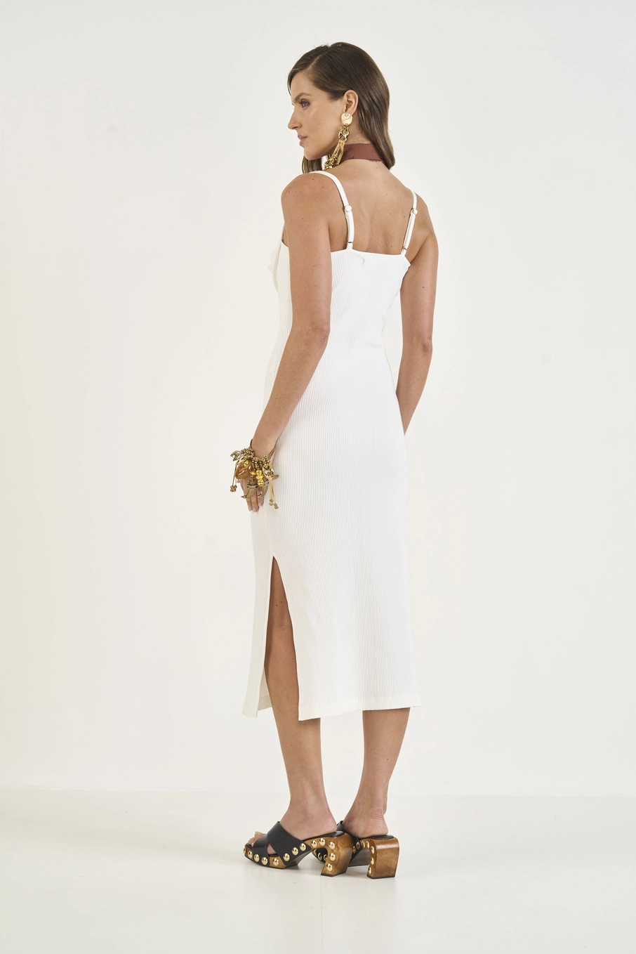 Vestido Midi Slim Canelado Com Fenda Off Shell