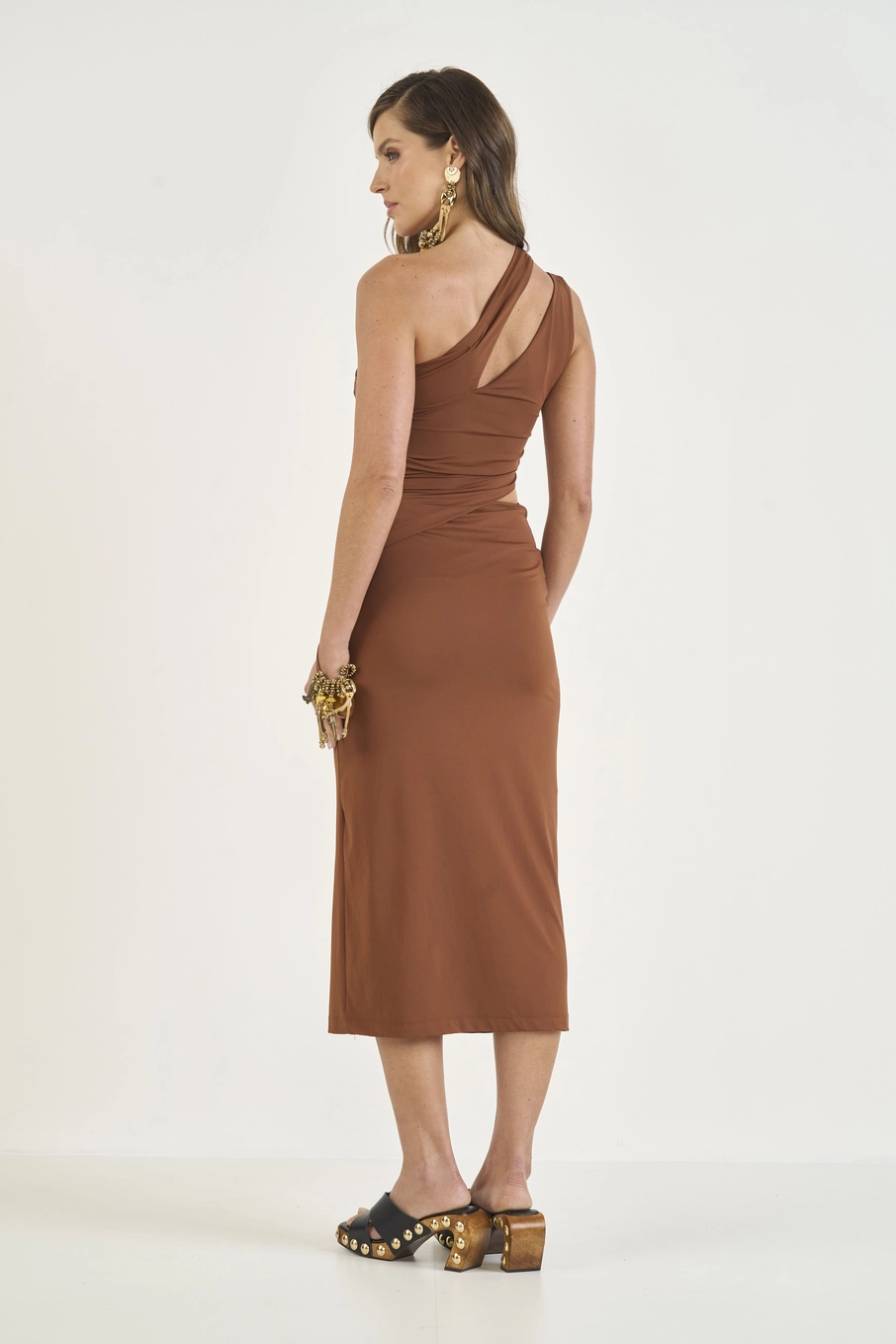 Vestido Midi Assimétrico Com Recortes Marrom