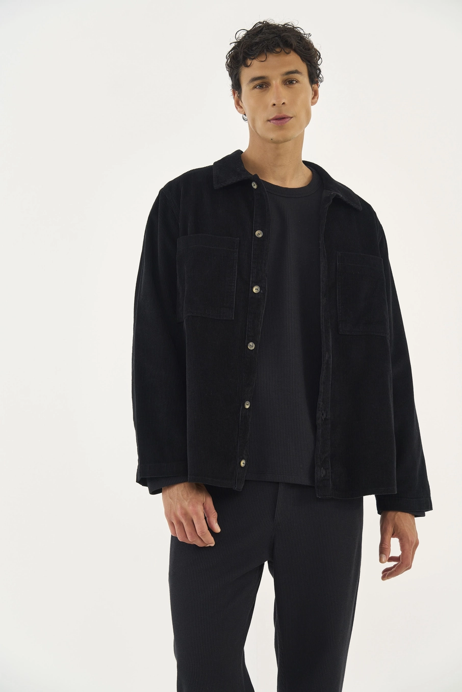 Casaco Comfort Veludo Com Bolsos Preto