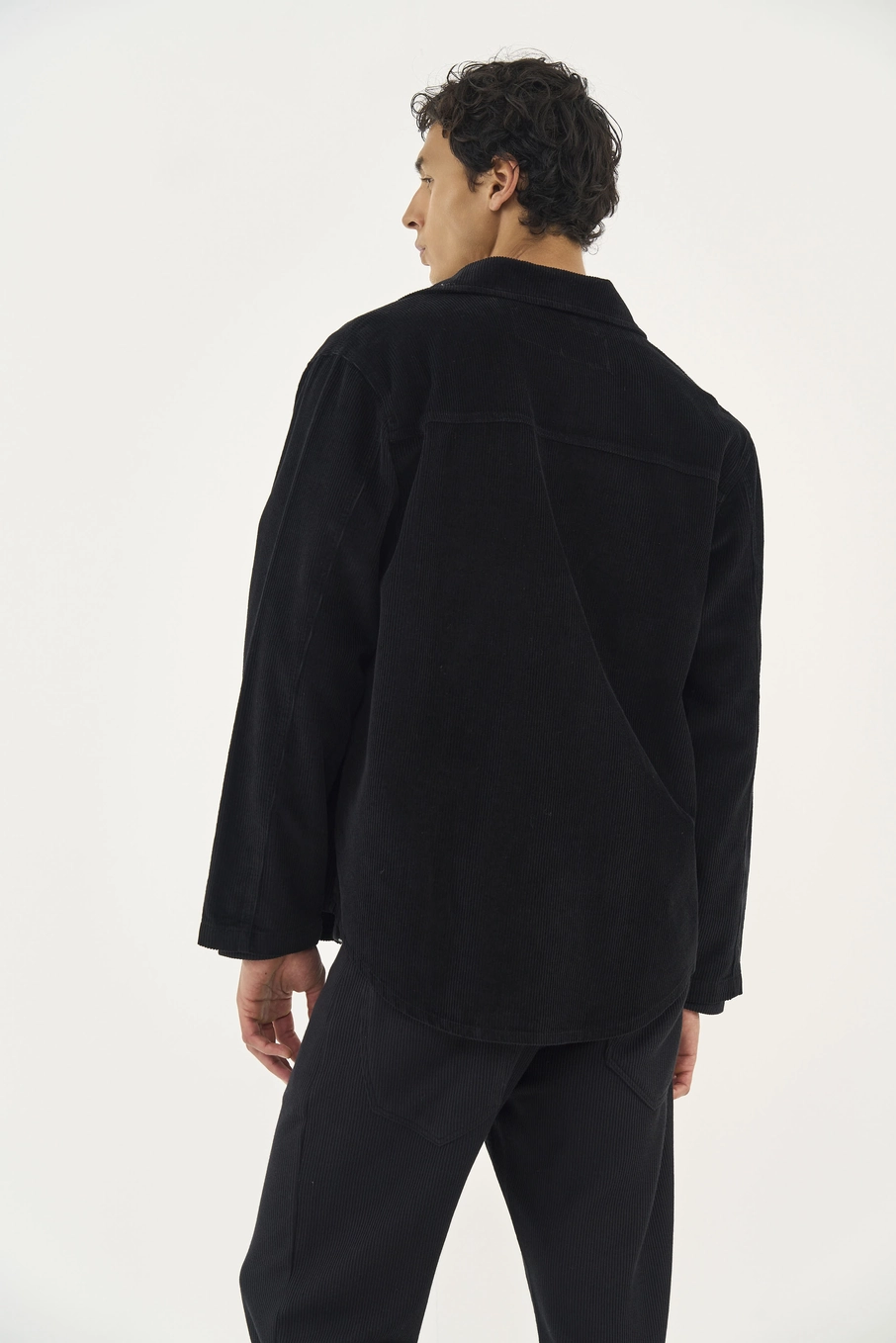 Casaco Comfort Veludo Com Bolsos Preto