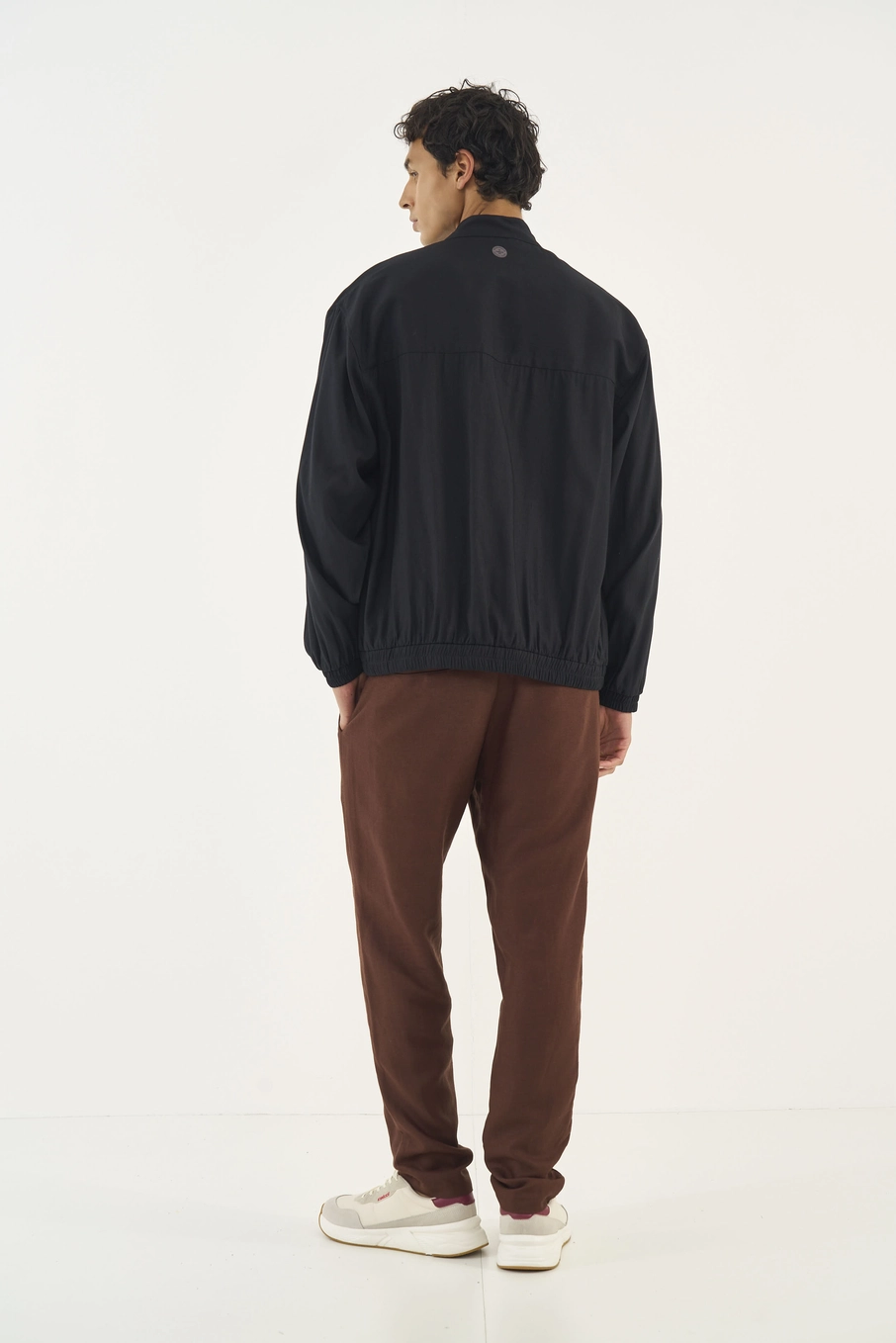 Casaco Comfort Gola Alta Com Linho Preto