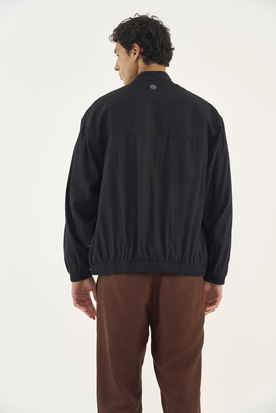 Casaco Comfort Gola Alta Com Linho Preto