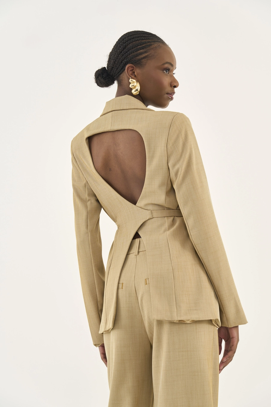 Blazer Comfort Com Abertura Nas Costas Marrom