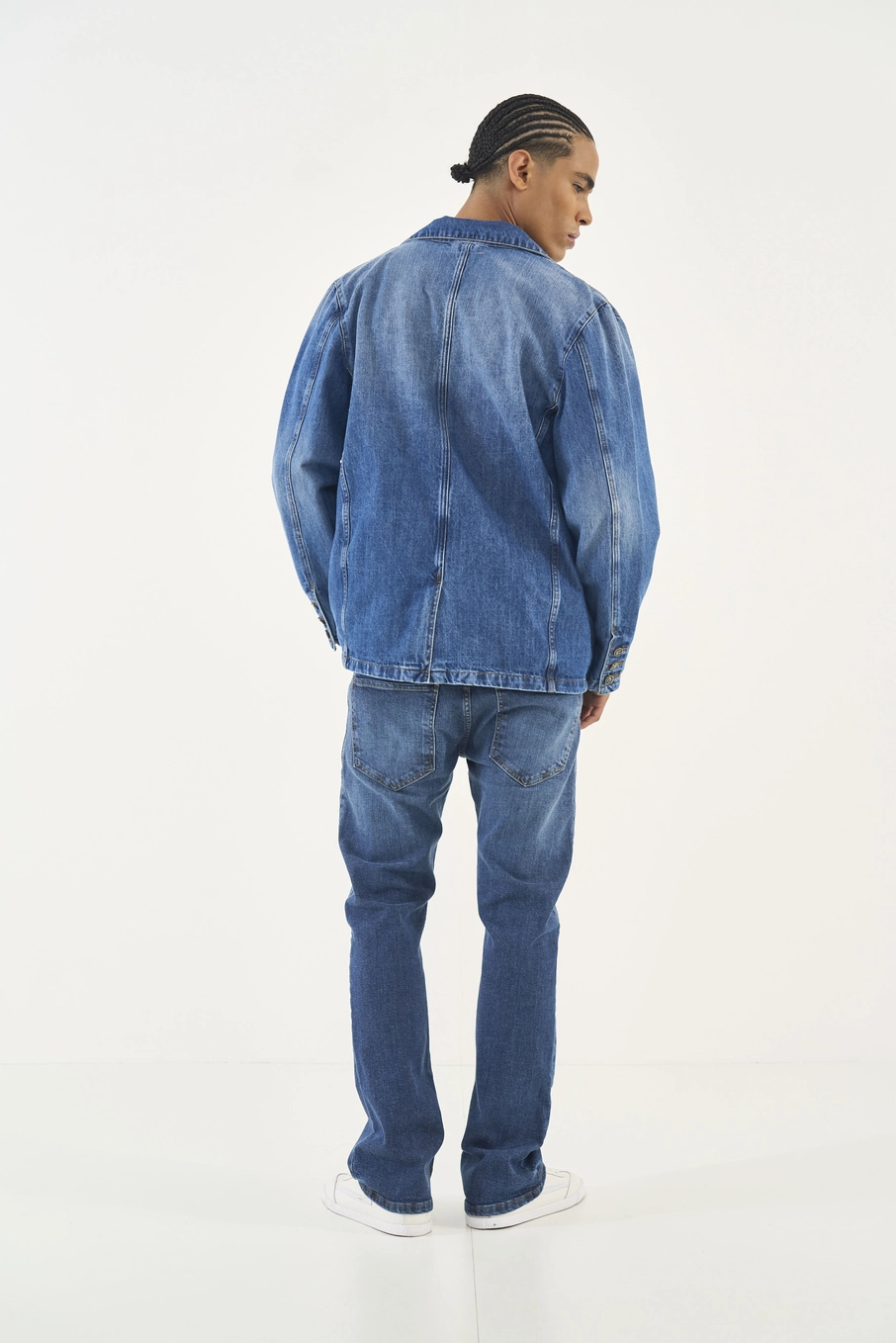Blazer Jeans Em Alfaiataria Com Bolsos Utilitários Índigo