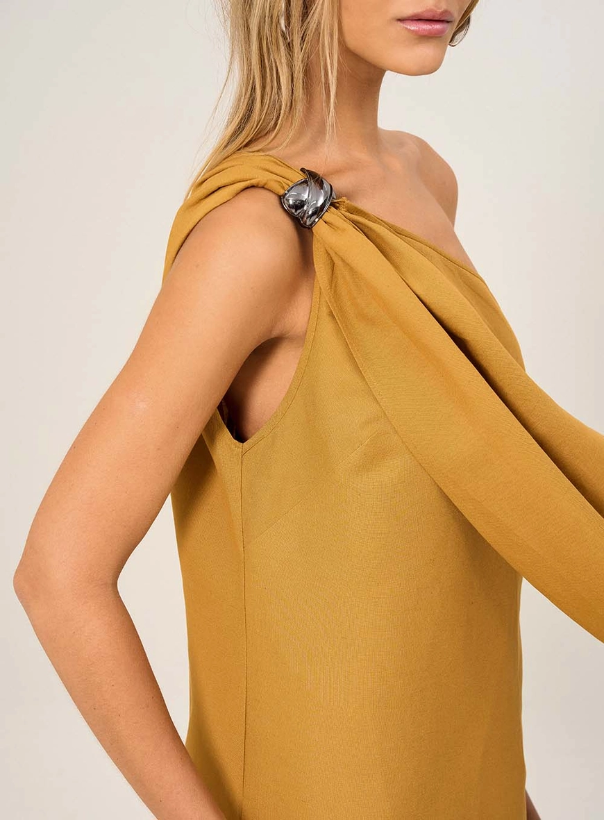Vestido Curto Um Ombro Com Detalhe Metálico Amarelo 3