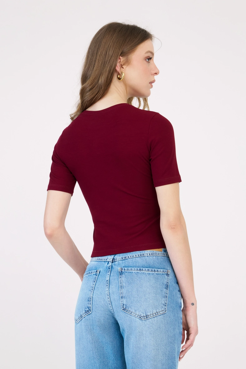 Blusa Slim Canelada Assimétrica Bordô 4