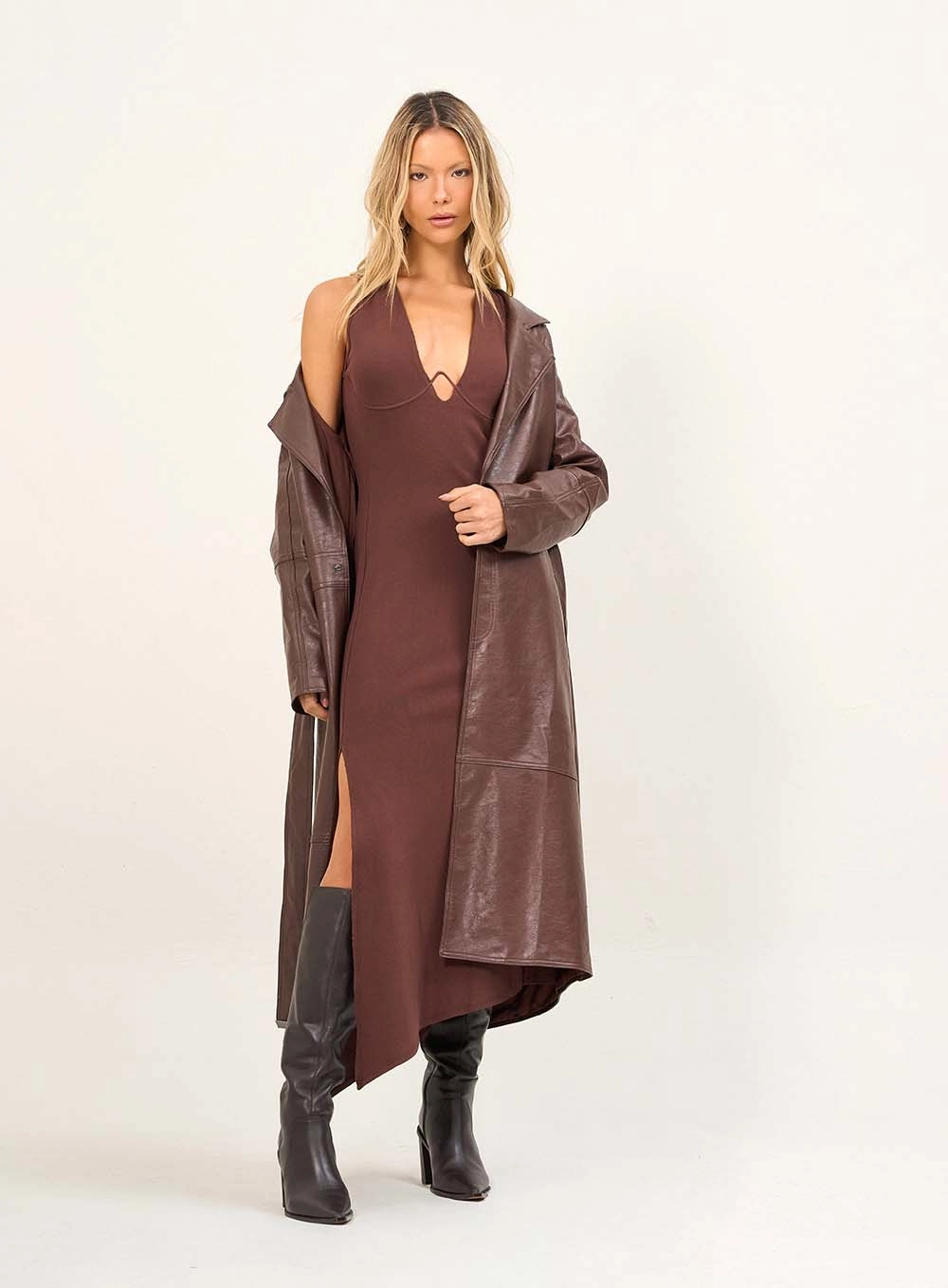 Vestido Longo Decote V Com Recorte Marrom 4