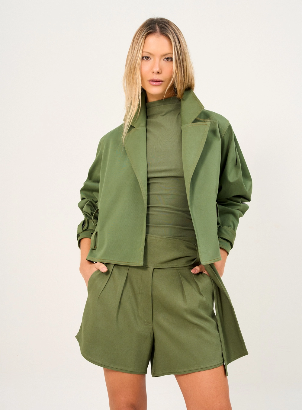 Short Feminino Com Amarração Lateral E Pregas Verde 1