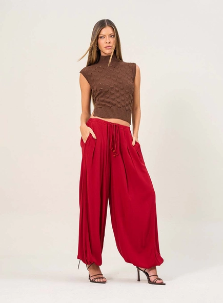 Calça Ampla Com Elástico Na Cintura E Amarração