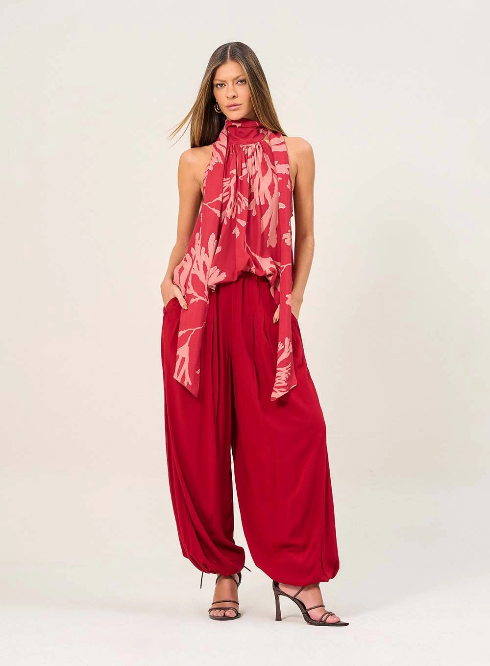 Calça Ampla Com Elástico Na Cintura E Amarração Vermelho 4