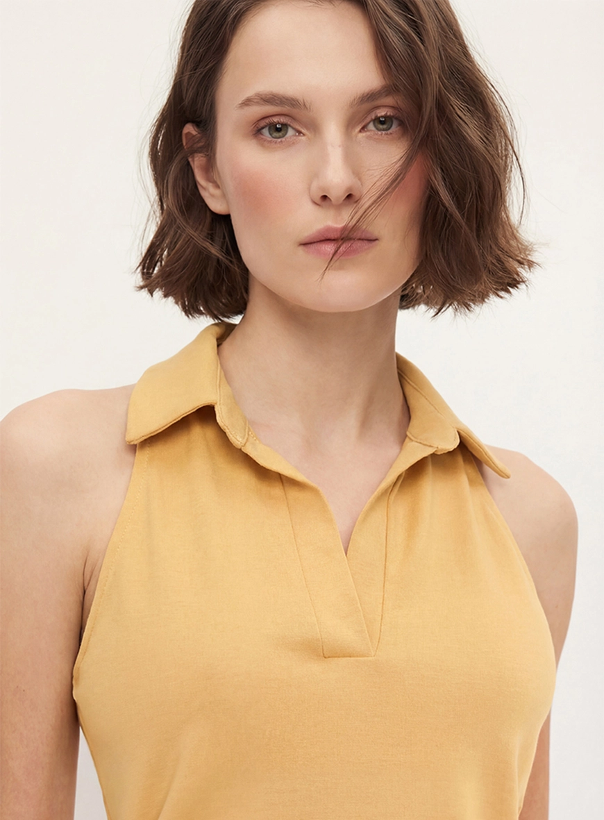 Blusa Slim Gola Polo Decote V Amarelo 4