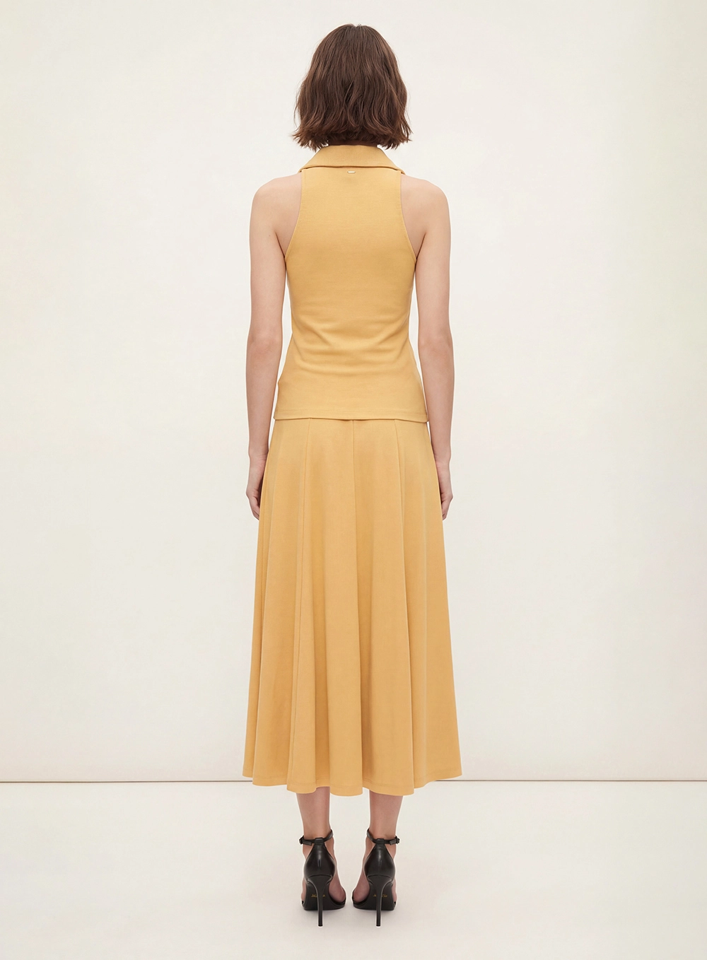 Blusa Slim Gola Polo Decote V Amarelo 2