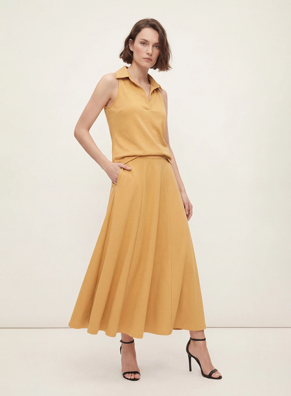 Blusa Slim Gola Polo Decote V Amarelo 3