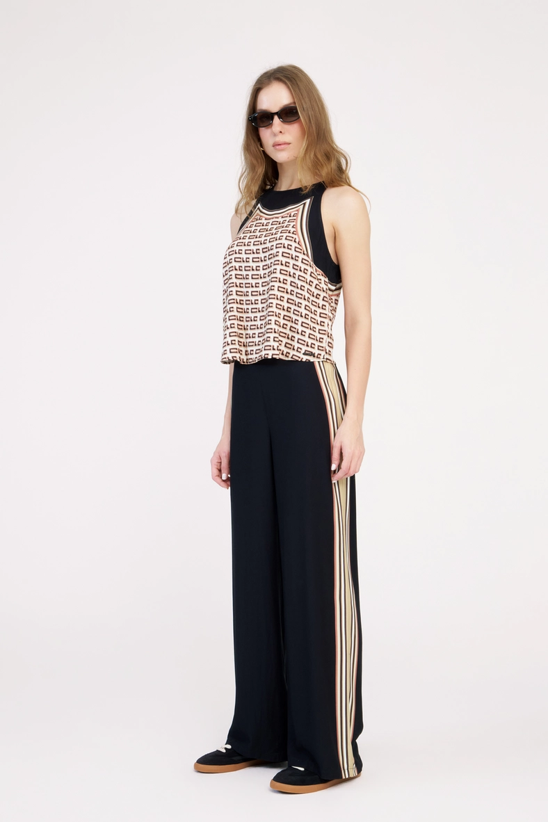Blusa Comfort Monograma Scarf Estampados 3