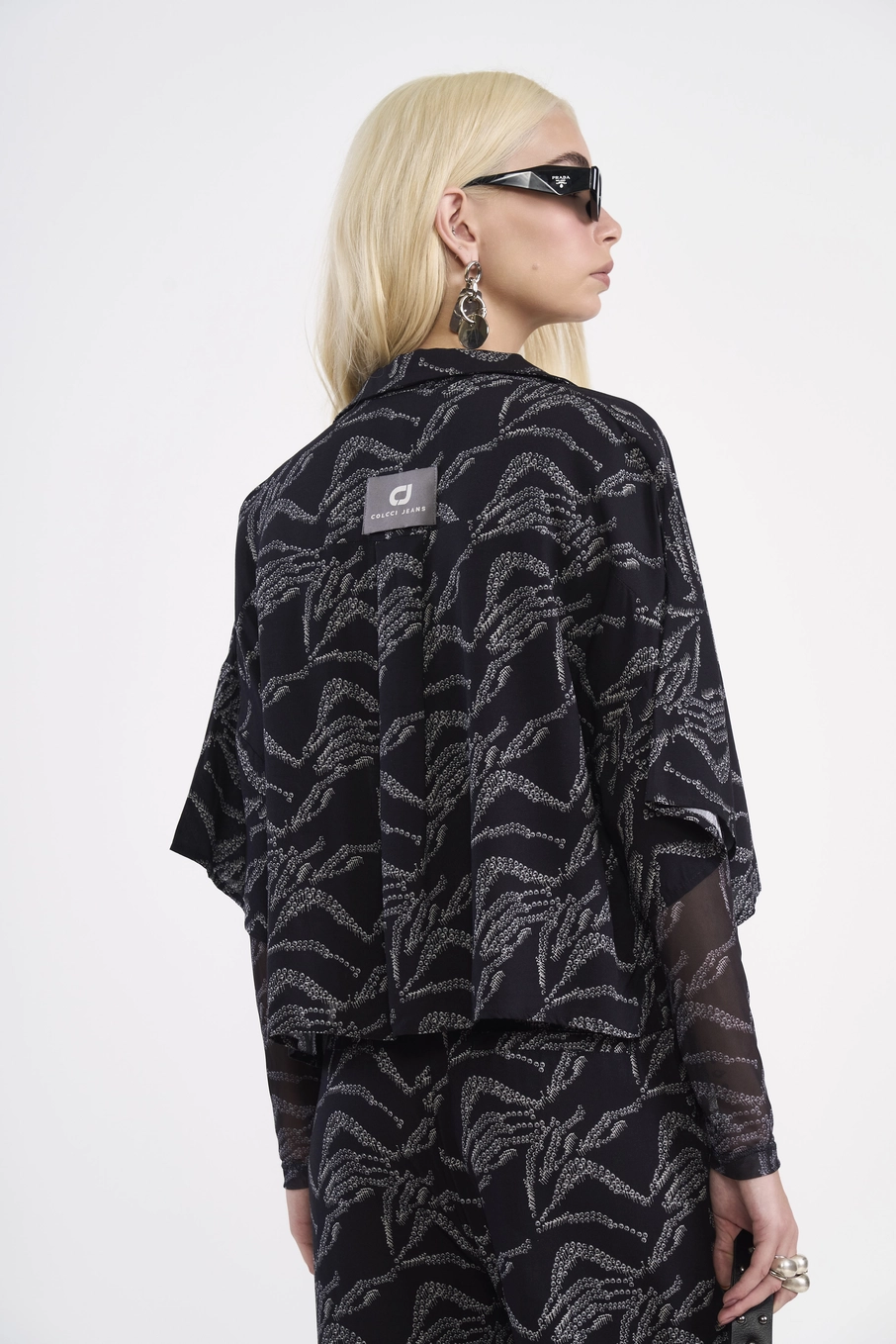 Camisa Cropped Estampa Metal Hardware Estampados