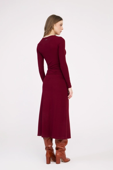 Vestido Midi Slim Canelado Manga Longa