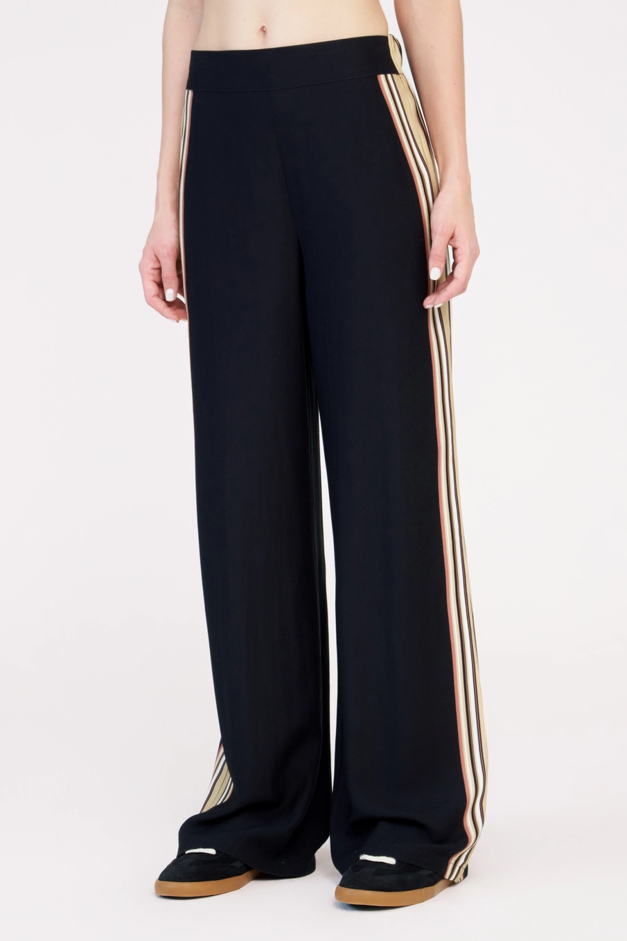 Calça Feminina Alfaiataria Wide Leg Com Estampa Preto 3