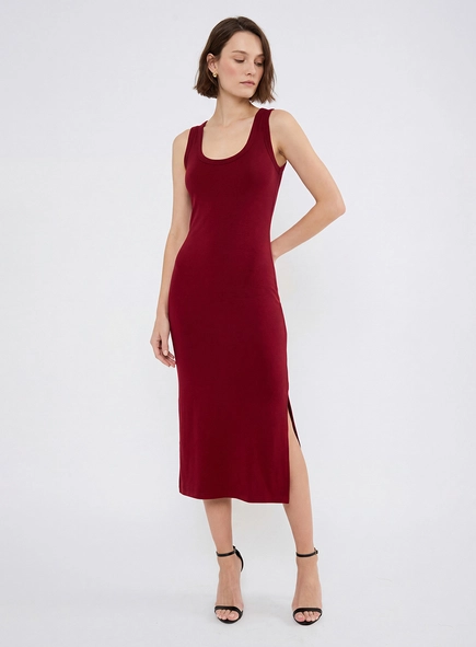 Vestido Midi Slim Com Fenda