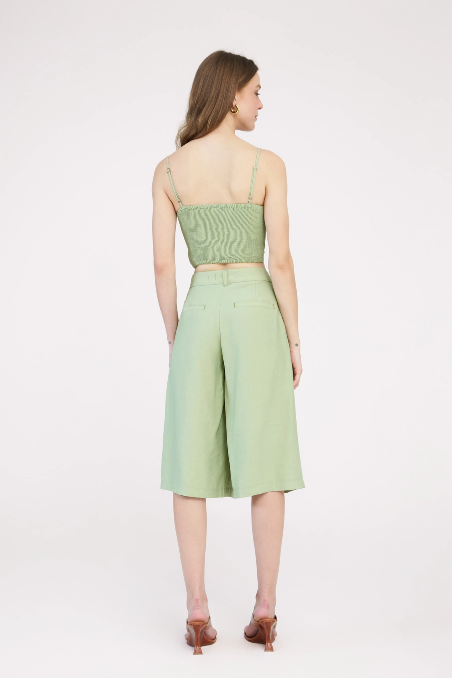 Bermuda Alfaiataria Feminina Comfort Verde 2