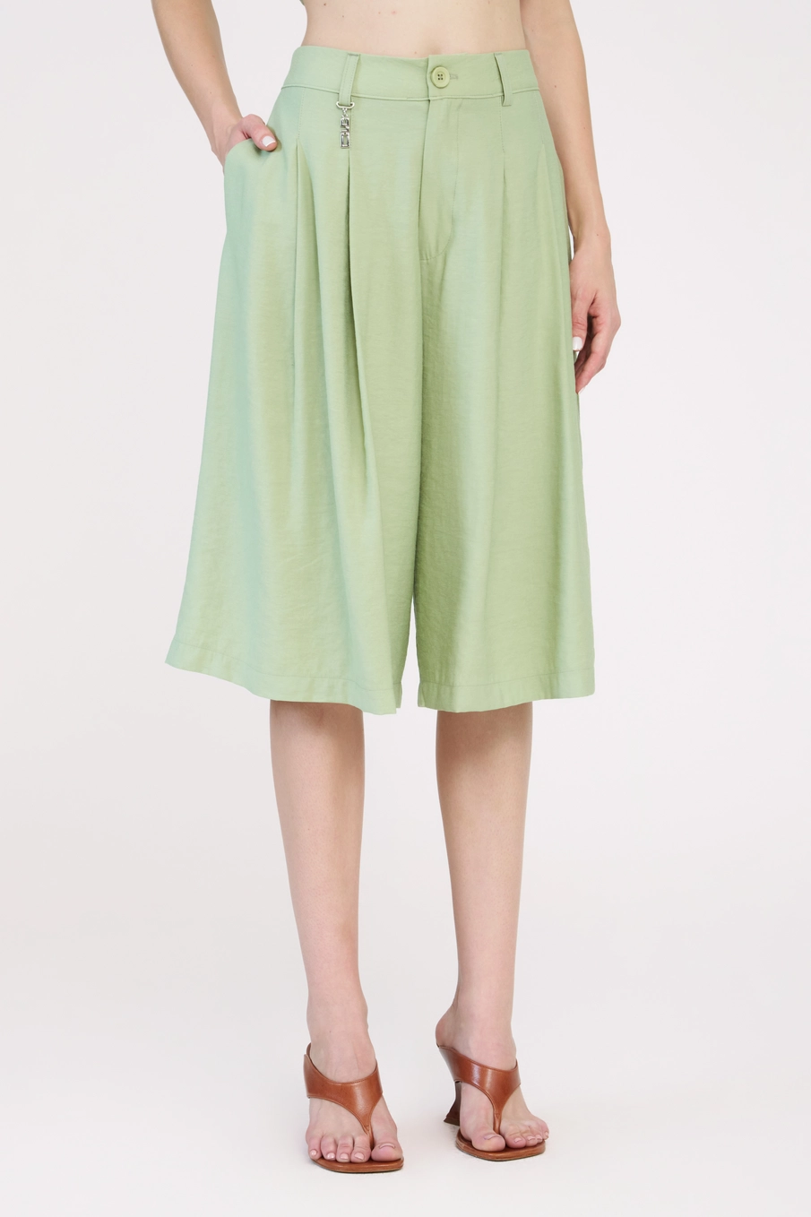 Bermuda Alfaiataria Feminina Comfort Verde 3