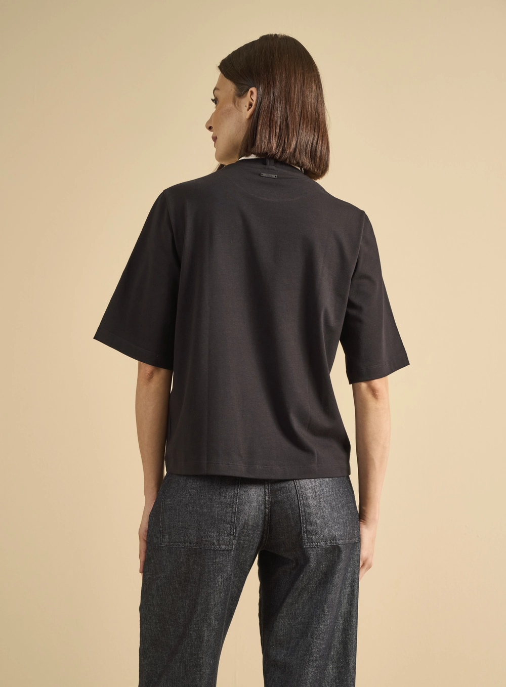 Camiseta Feminina Com Lenço Estampado Preto 2